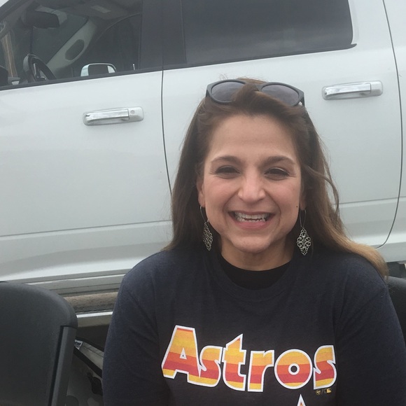 Meet your Posher, Cici - Picture 2 of 3